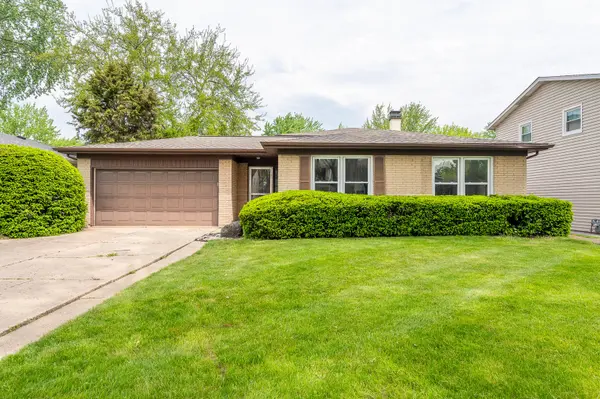 1722 W Pheasant TRL,  Mount Prospect,  IL 60056