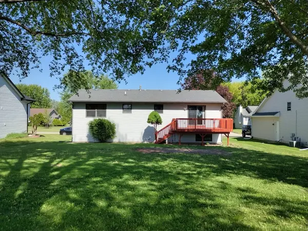 154 Columbia ST NW, Poplar Grove, IL 61065