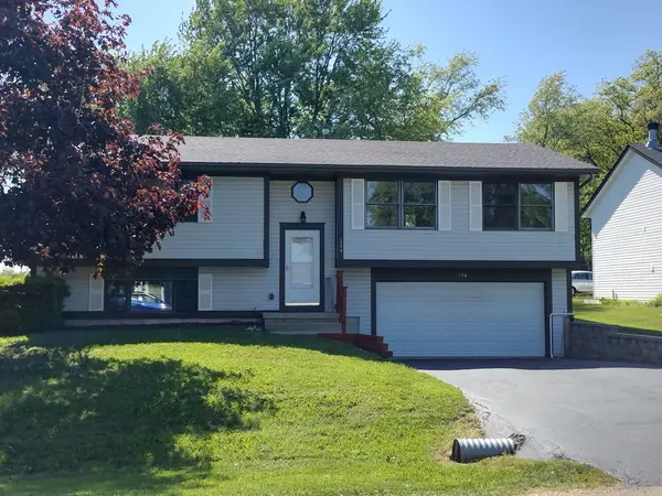 154 Columbia ST NW, Poplar Grove, IL 61065