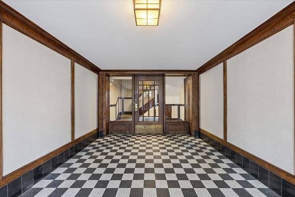 5802 S BLACKSTONE AVE #1, Chicago, IL 60637