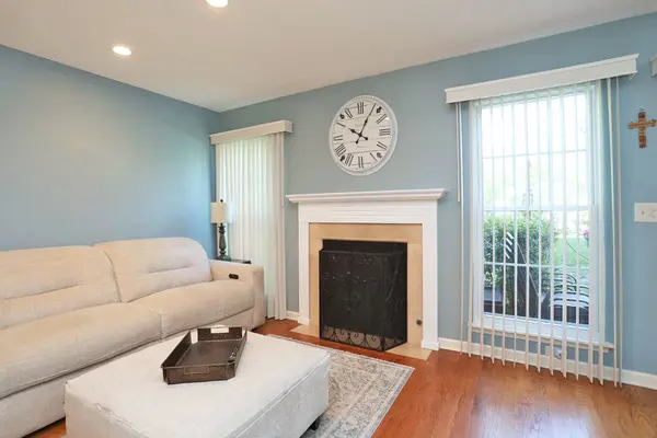 1259 Old Mill LN, Elk Grove Village, IL 60007