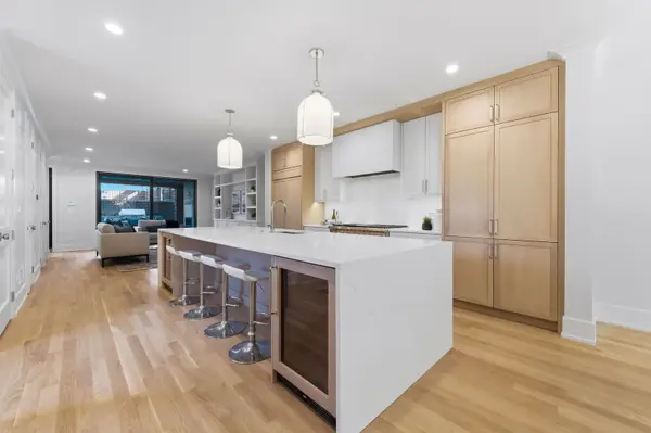 1849 N Mohawk ST #1, Chicago, IL 60614