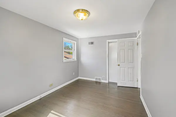 350 Carey CT, Chicago Heights, IL 60411