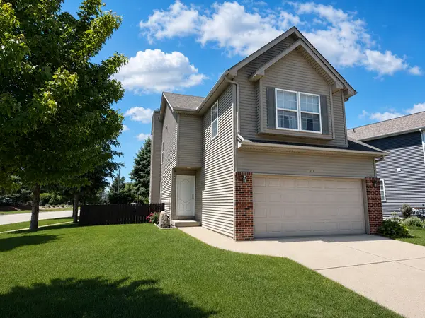311 Old Farm RD, Bloomington, IL 61704