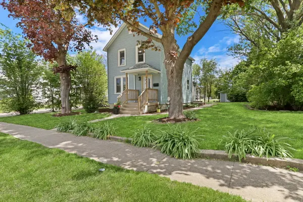 989 Victoria ST, Antioch, IL 60002
