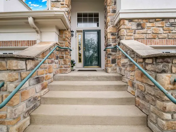 377 Bay Tree CIR, Vernon Hills, IL 60061
