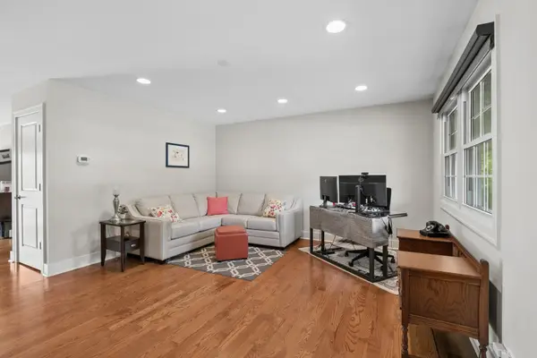 36338 N Douglas TER, Gurnee, IL 60031