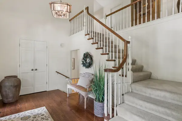 1014 Kauai King CT, Naperville, IL 60540
