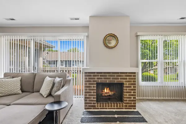 240 Southwick CT #240, Vernon Hills, IL 60061