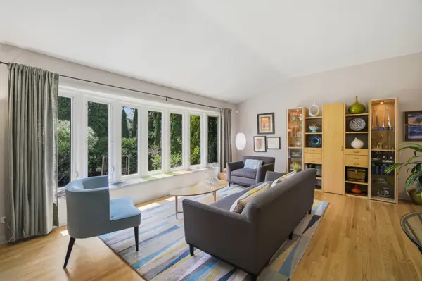 12 Turnbull Woods CT, Highland Park, IL 60035