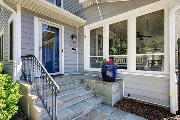 112 Douglas AVE, Libertyville, IL 60048