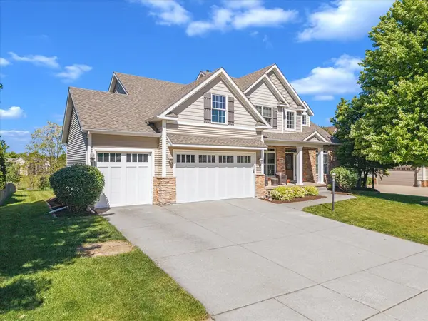 4980 Brittany CT, Bettendorf, IA 52722