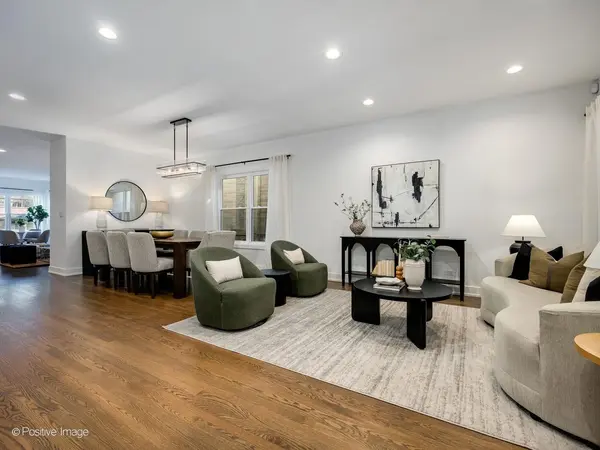 1938 W School ST, Chicago, IL 60657