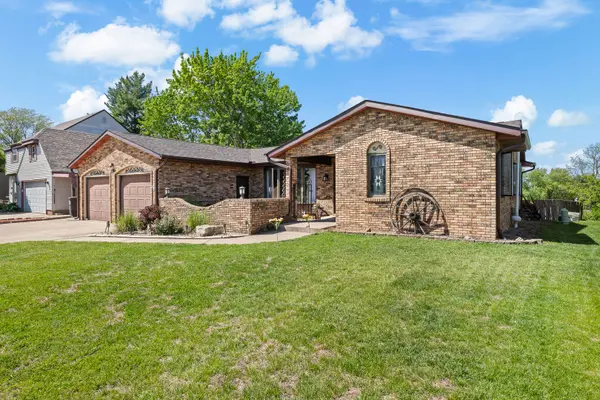 1705 85th AVE W, Rock Island, IL 61201