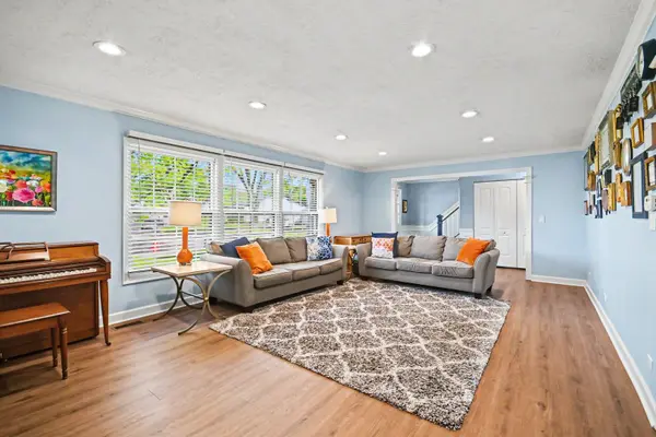 7801 Berkshire CT, Hanover Park, IL 60133