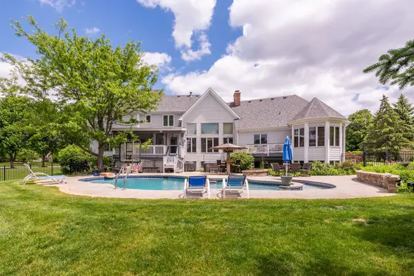 4N918 WEST WOODS DR, St. Charles, IL 60175