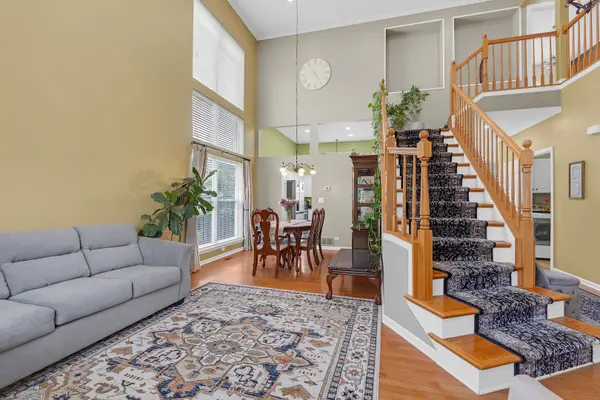 2324 Tracy LN, Algonquin, IL 60102