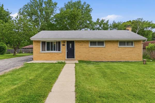 698 W Colfax ST, Palatine, IL 60067