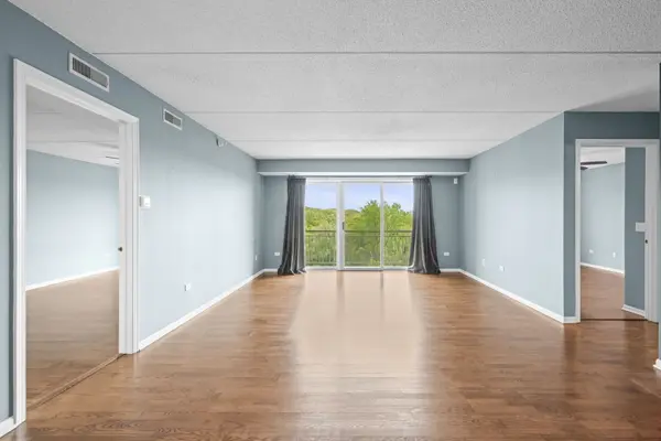 6807 N Milwaukee AVE #601, Niles, IL 60714