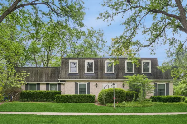 2629 Kingston DR, Northbrook, IL 60062