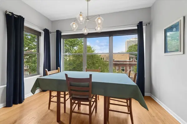 1241 W Rosemont AVE #3W, Chicago, IL 60660