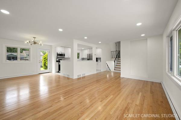 102 N Erie ST, Wheaton, IL 60187