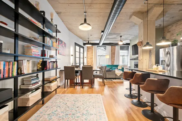 110 N Peoria ST #208, Chicago, IL 60607