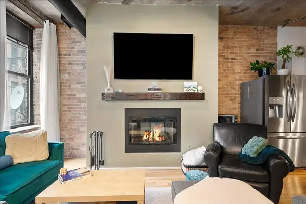 110 N Peoria ST #208, Chicago, IL 60607