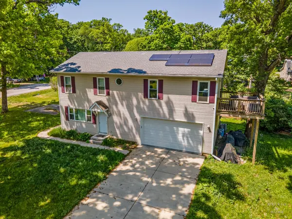 3109 Park DR, Wonder Lake, IL 60097