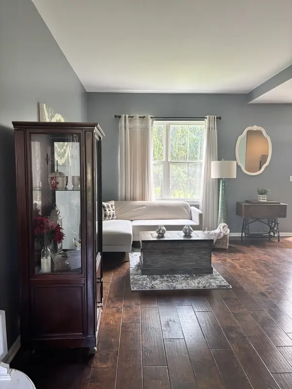 304 Grand Ridge RD #304, St. Charles, IL 60175