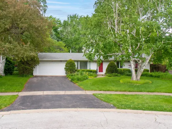 1132 Millburn CT, St. Charles, IL 60174