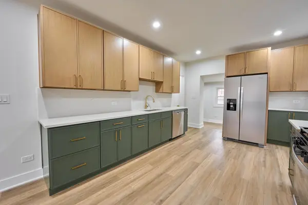 1445 East AVE, Berwyn, IL 60402