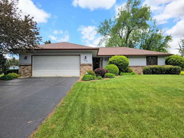 6090 Chatsworth DR, Rockford, IL 61109
