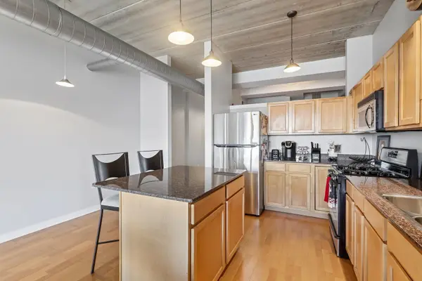 3260 N Clark ST #408, Chicago, IL 60657