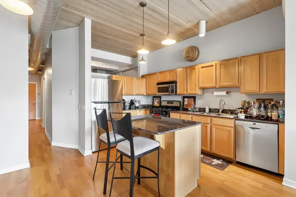 3260 N Clark ST #408, Chicago, IL 60657