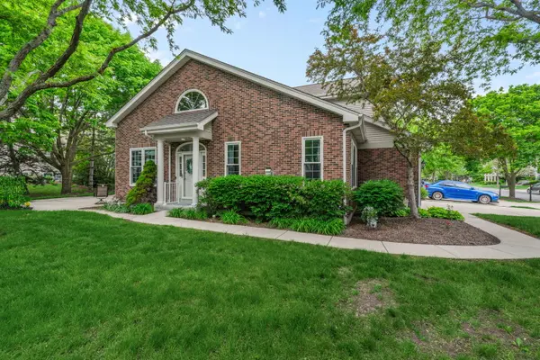 794 Pheasant TRL, St. Charles, IL 60174
