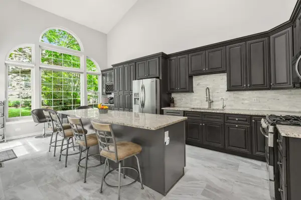 794 Pheasant TRL, St. Charles, IL 60174