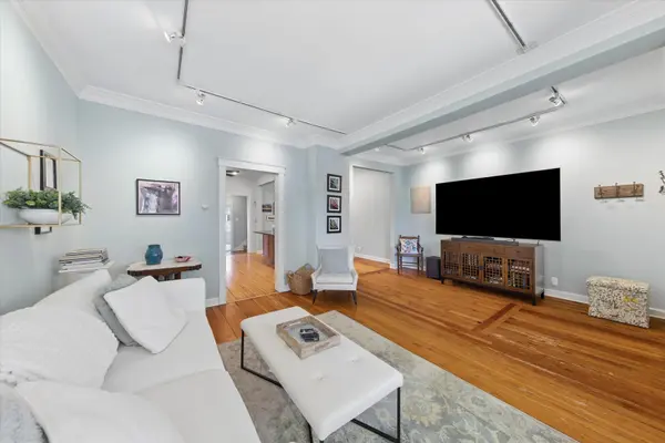 4024 N Bell AVE, Chicago, IL 60618