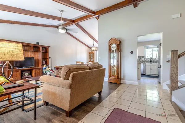 333 Killdeer RD, Bloomingdale, IL 60108