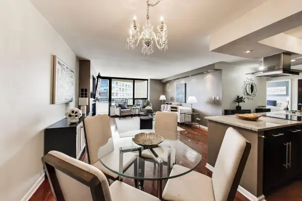 3930 N Pine Grove AVE #1815, Chicago, IL 60613