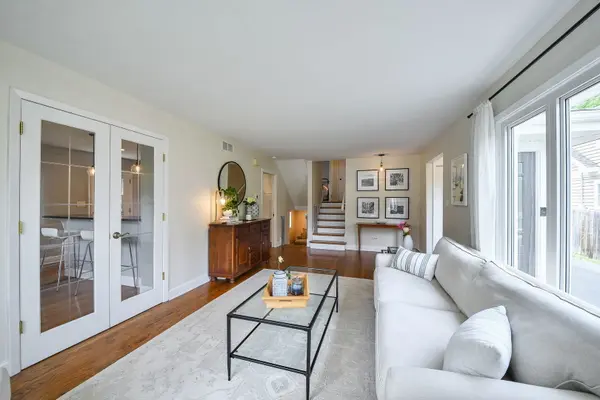312 Spring AVE, Glen Ellyn, IL 60137