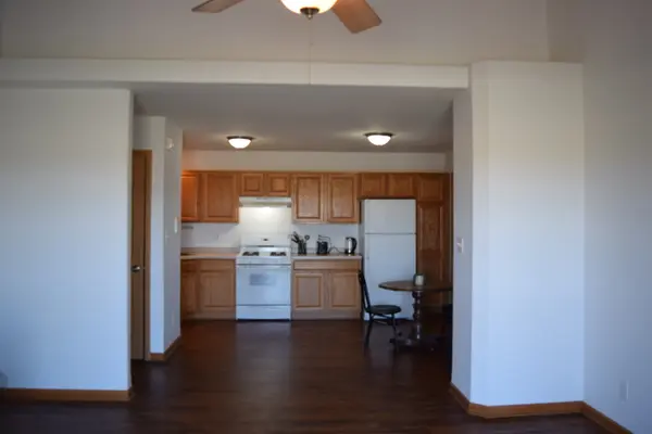 565 N Strack ST #302, Cortland, IL 60112