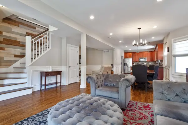 2255 N AVERS AVE, Chicago, IL 60647