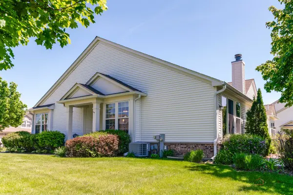 2 Tiverton CT, Algonquin, IL 60102