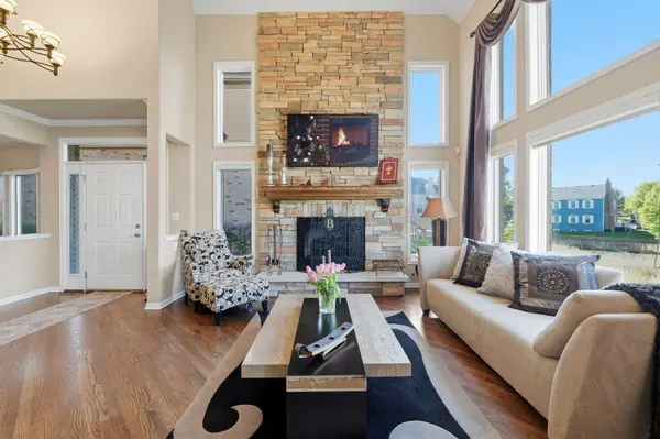 1406 W Rue Paris PL, Inverness, IL 60067