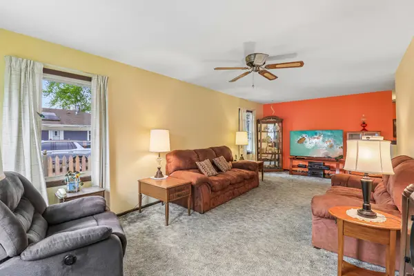 1512 Elm AVE, Round Lake Beach, IL 60073