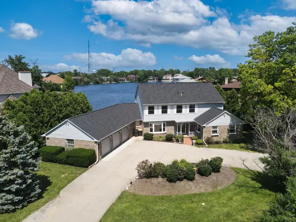 9682 Reding CIR, Des Plaines, IL 60016