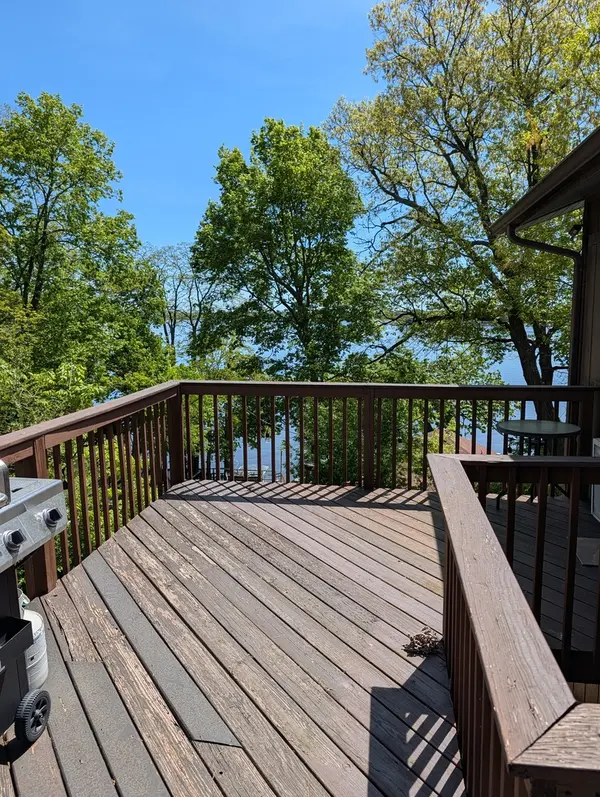 131 Cora AVE, Fox Lake, IL 60020