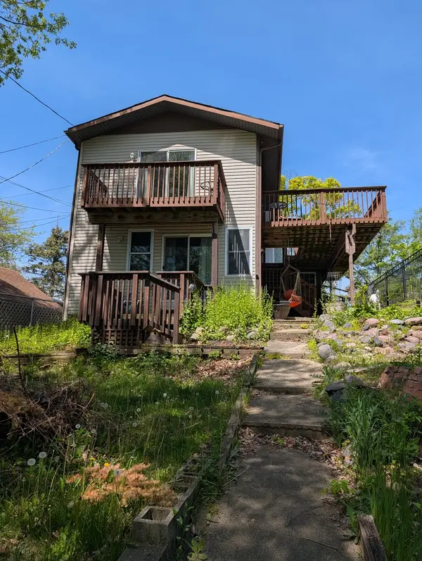 131 Cora AVE, Fox Lake, IL 60020