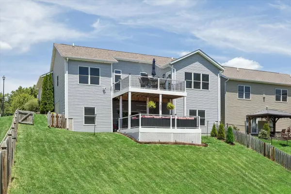 2 Frontier CT, Leclaire, IA 52753